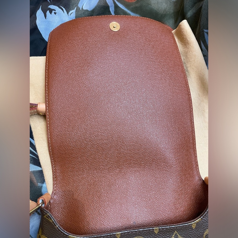 LOUIS VUITTON Monogram
Musette Salsa Shoulder Bag - Picture 6 of 12